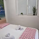 Cute & Cozy In Apartment *